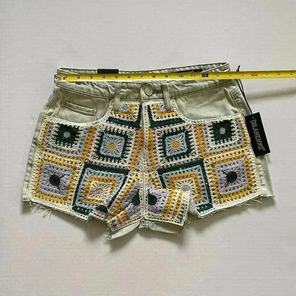 Blank NYC NEW The Barrow Vintage High-Rise Size 26 Crochet Denim Jean Sh… - Picture 4 of 9